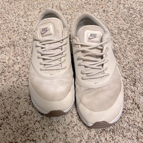 Air max Thea beige Nike sneakers
Good used condition
Size 6 - Picture 2 of 5